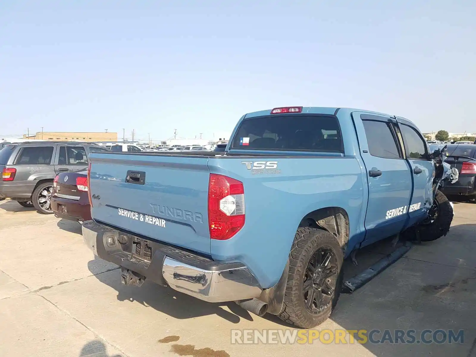 4 Photograph of a damaged car 5TFDW5F18KX788596 TOYOTA TUNDRA 2019