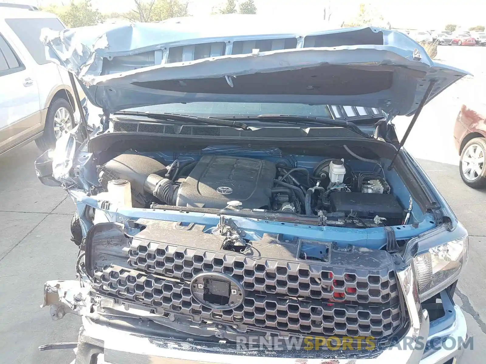 6 Photograph of a damaged car 5TFDW5F18KX788596 TOYOTA TUNDRA 2019