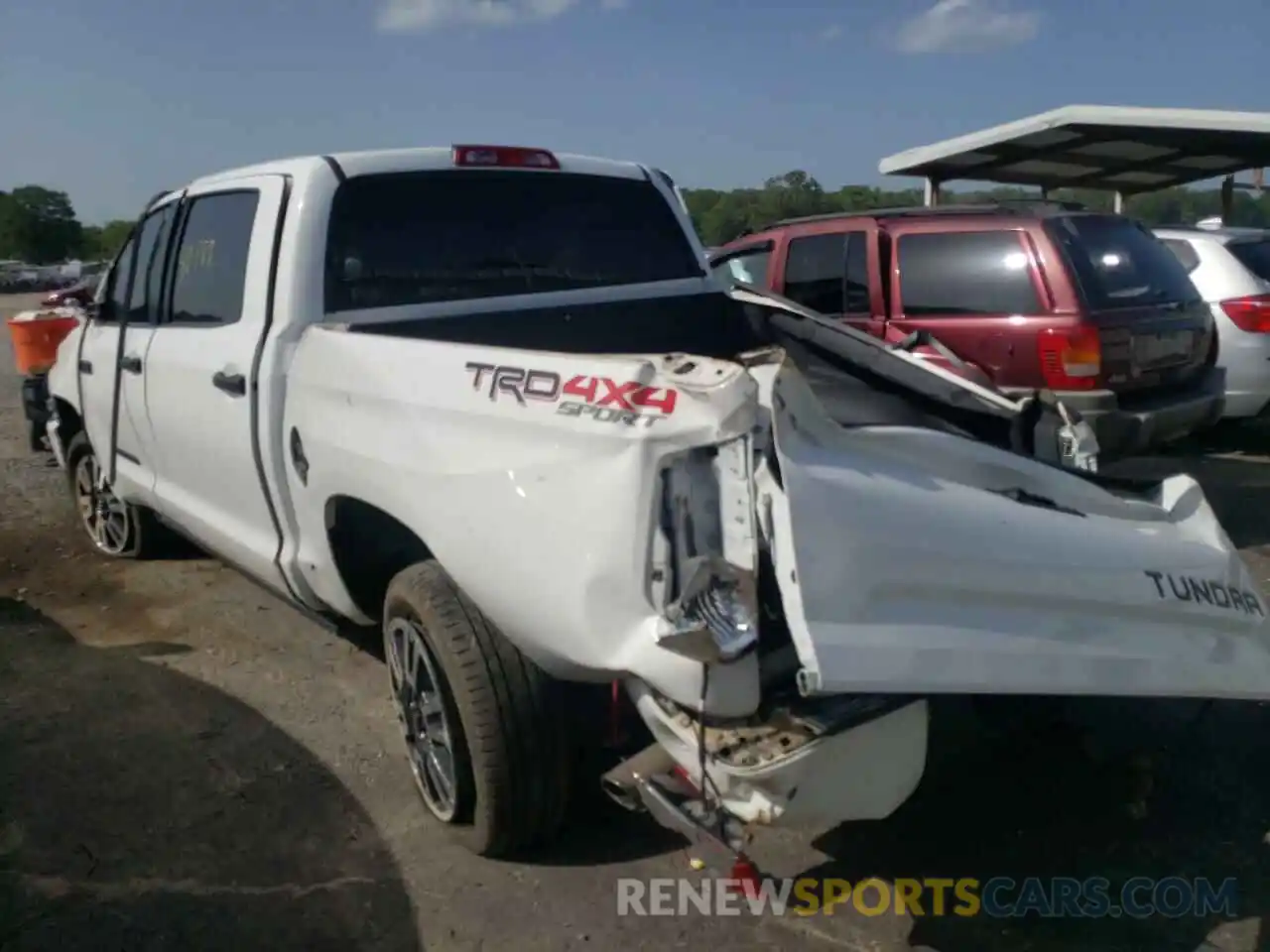 3 Photograph of a damaged car 5TFDW5F18KX799789 TOYOTA TUNDRA 2019