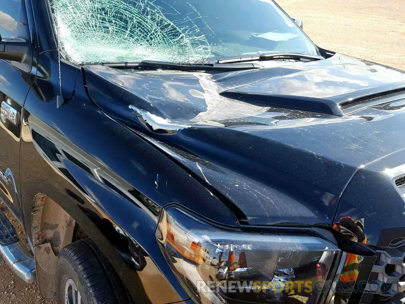 9 Photograph of a damaged car 5TFDW5F18KX819166 TOYOTA TUNDRA 2019