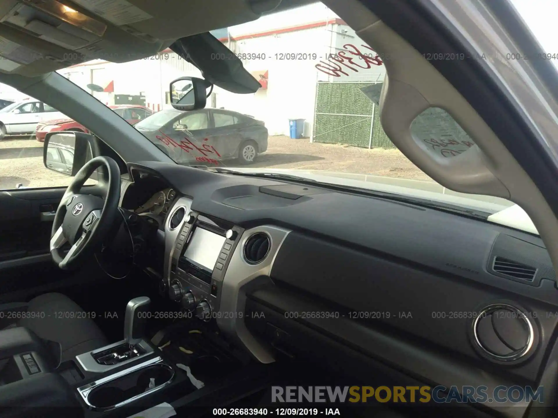 5 Photograph of a damaged car 5TFDW5F18KX837392 TOYOTA TUNDRA 2019