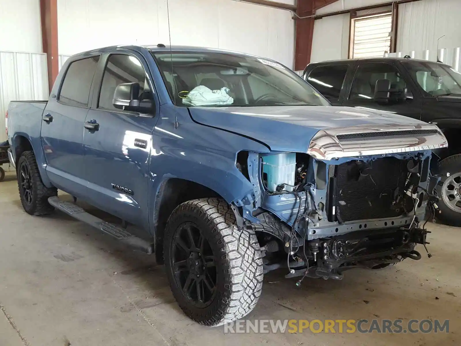 1 Photograph of a damaged car 5TFDW5F18KX853964 TOYOTA TUNDRA 2019