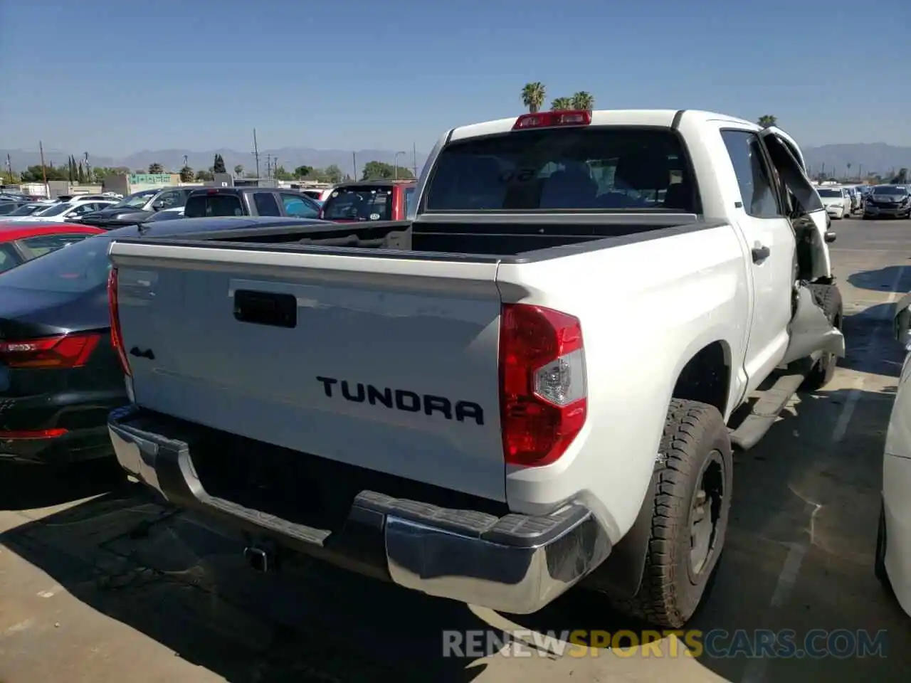 4 Фотография поврежденного автомобиля 5TFDW5F18KX855035 TOYOTA TUNDRA 2019