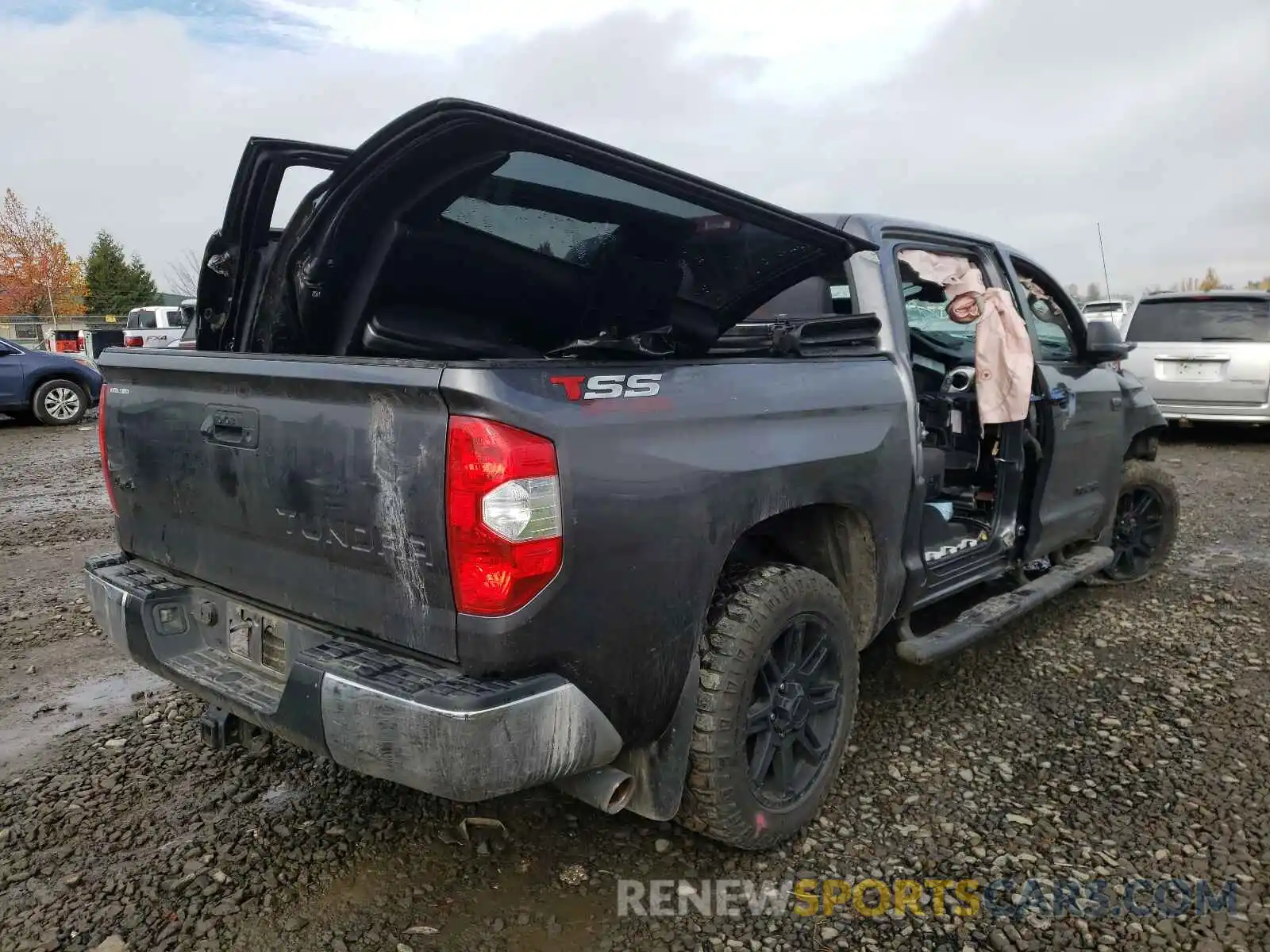 4 Photograph of a damaged car 5TFDW5F18KX870196 TOYOTA TUNDRA 2019