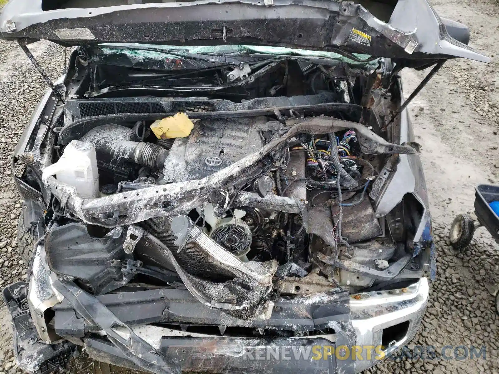 7 Photograph of a damaged car 5TFDW5F18KX870196 TOYOTA TUNDRA 2019