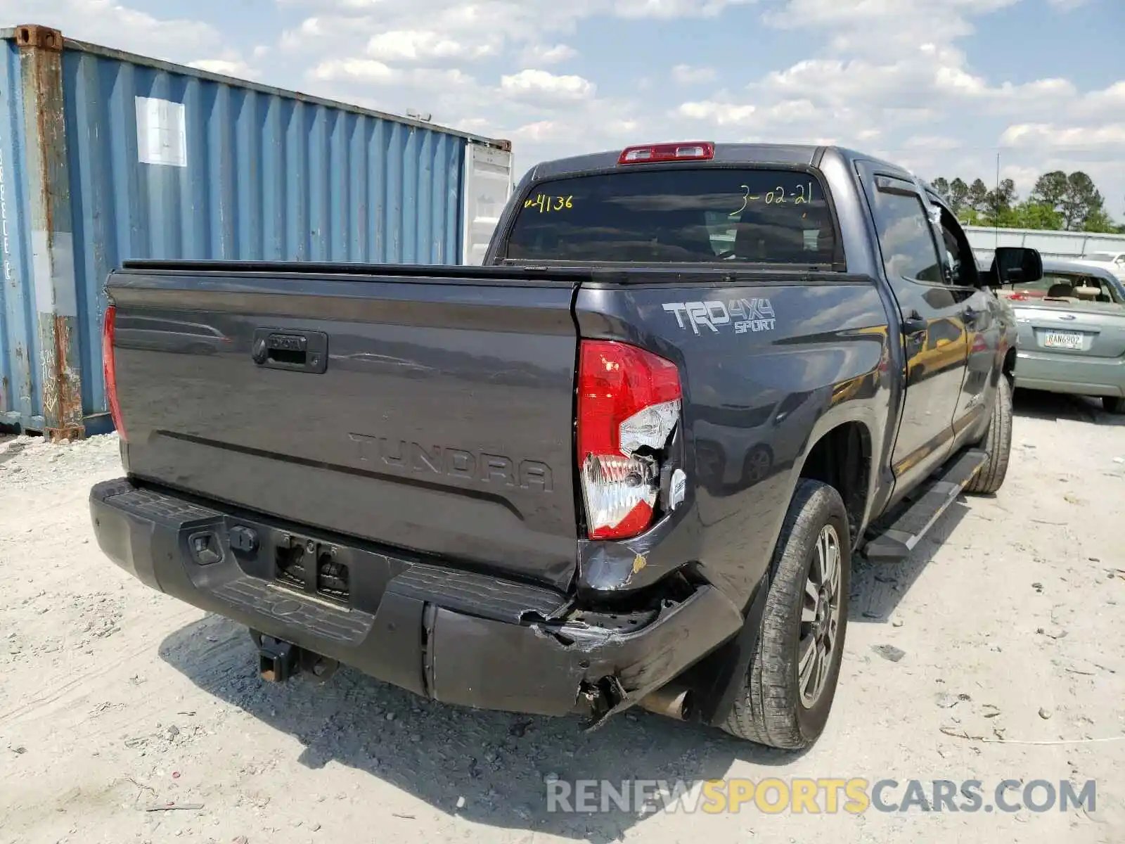 4 Photograph of a damaged car 5TFDW5F19KX784136 TOYOTA TUNDRA 2019