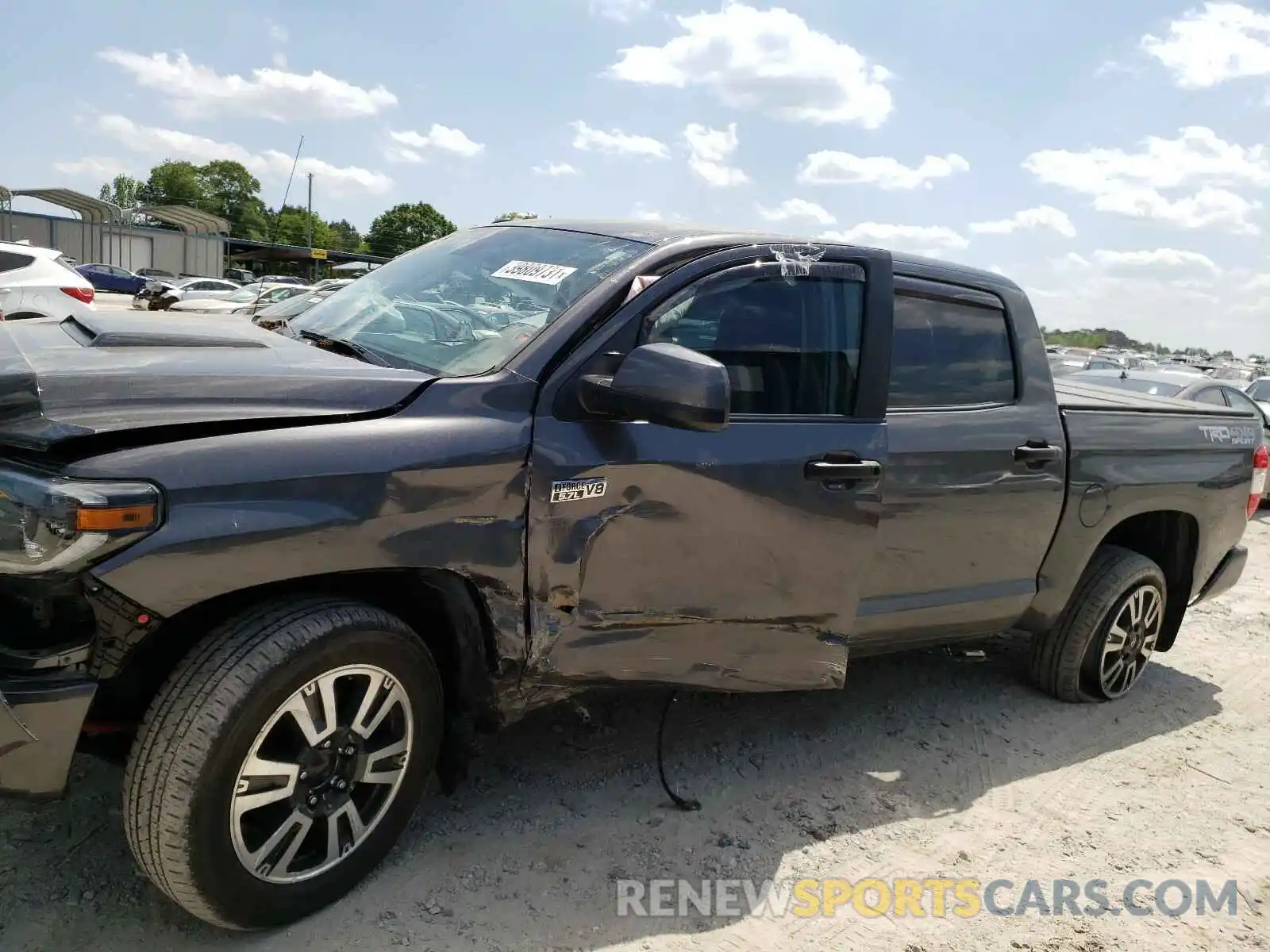 9 Photograph of a damaged car 5TFDW5F19KX784136 TOYOTA TUNDRA 2019