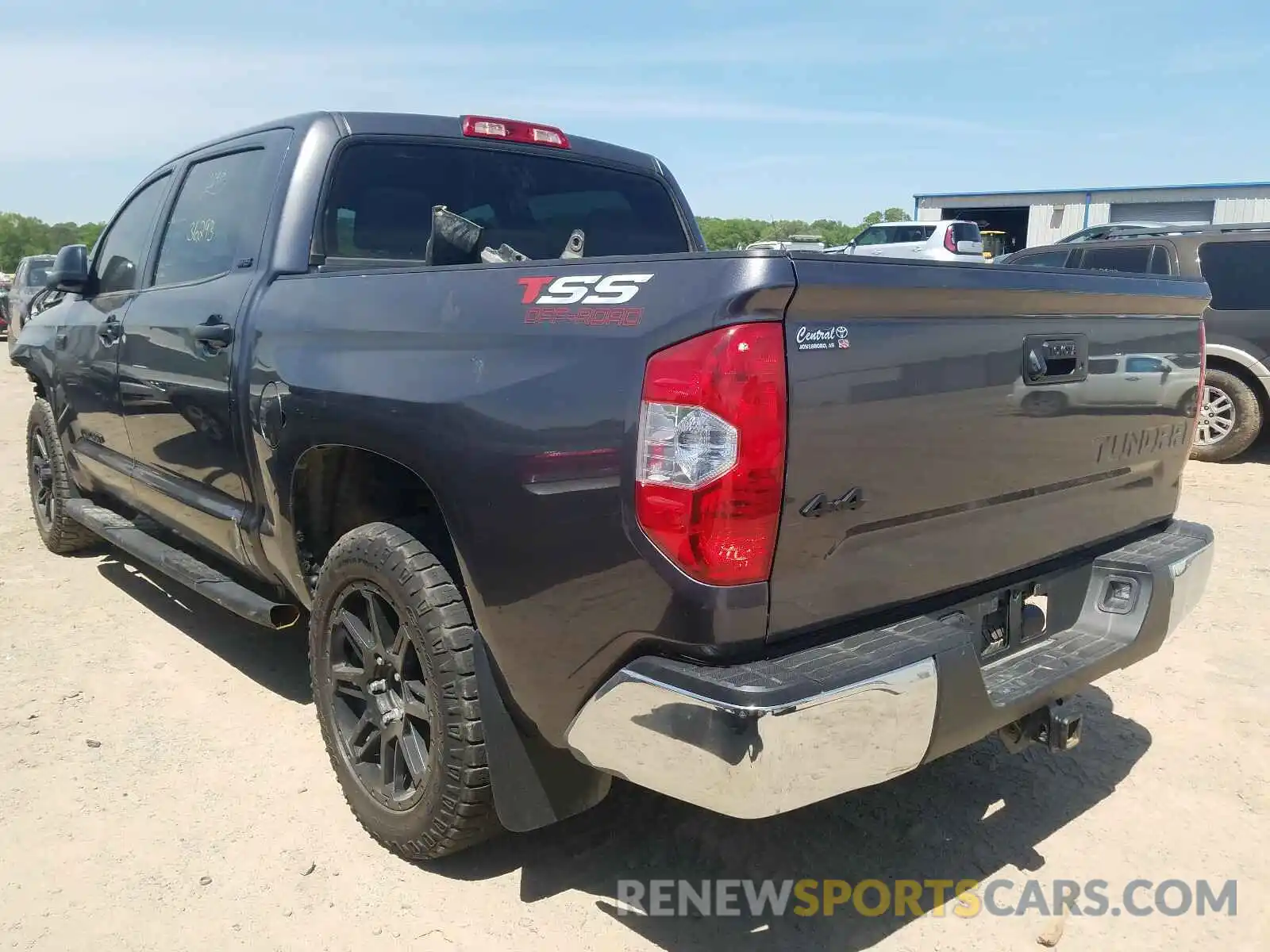 3 Photograph of a damaged car 5TFDW5F19KX790180 TOYOTA TUNDRA 2019