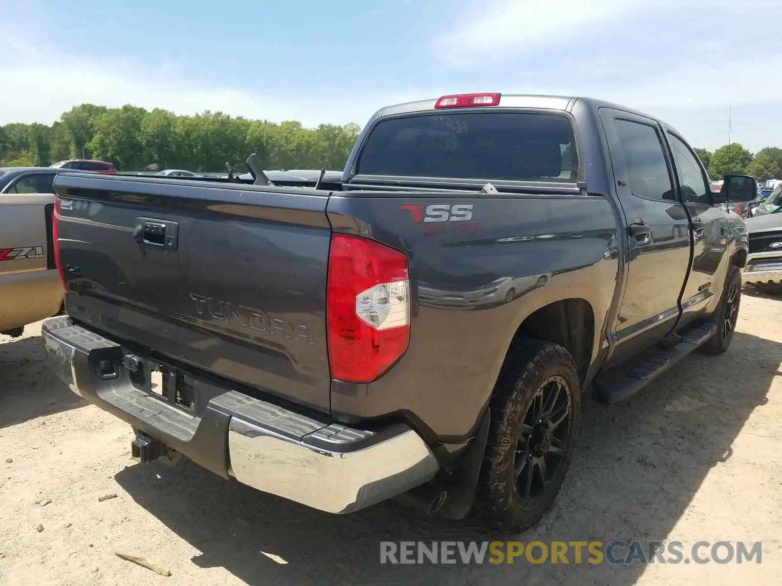 4 Photograph of a damaged car 5TFDW5F19KX790180 TOYOTA TUNDRA 2019