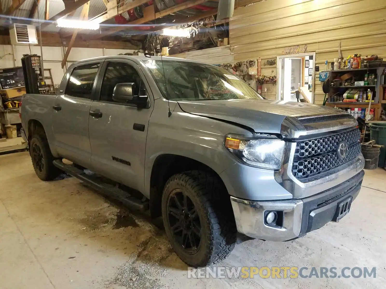 1 Photograph of a damaged car 5TFDW5F19KX793600 TOYOTA TUNDRA 2019