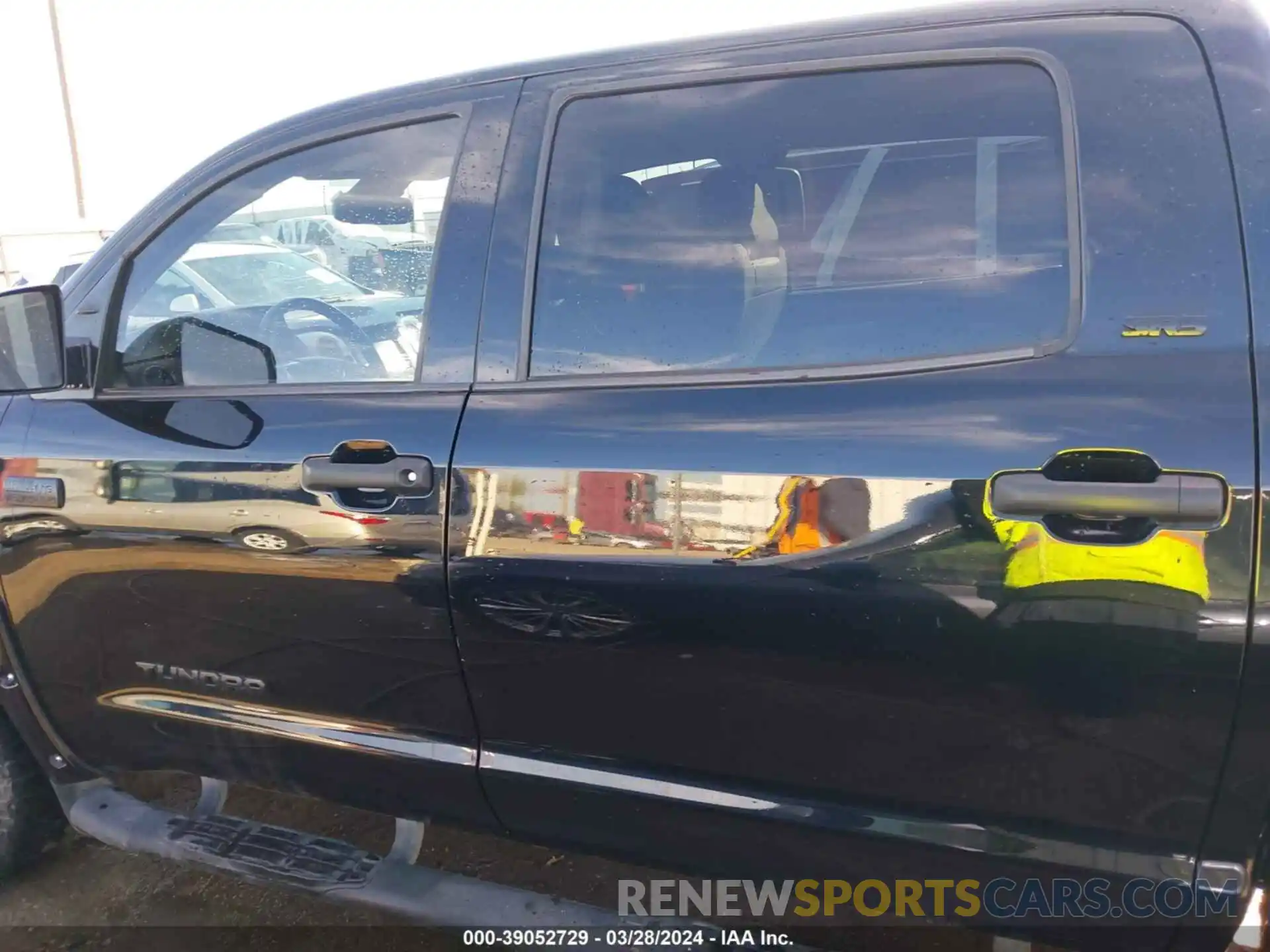 14 Photograph of a damaged car 5TFDW5F19KX814087 TOYOTA TUNDRA 2019