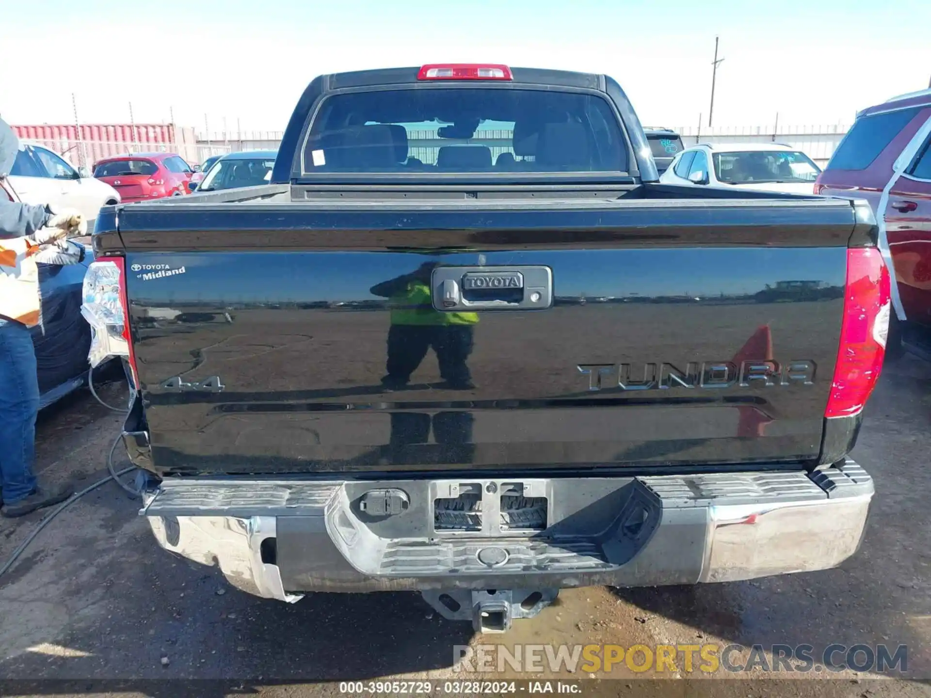 16 Photograph of a damaged car 5TFDW5F19KX814087 TOYOTA TUNDRA 2019