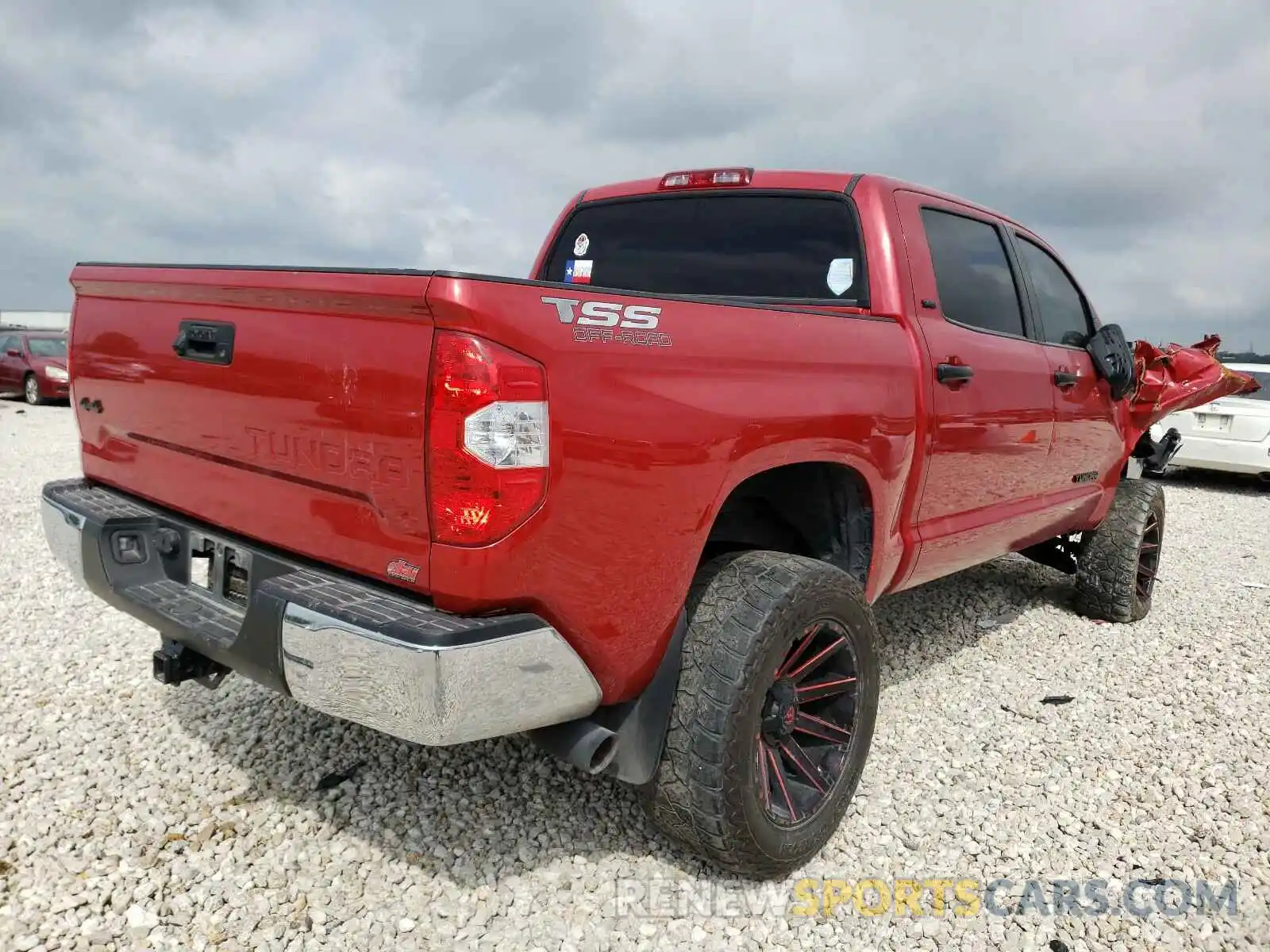 4 Photograph of a damaged car 5TFDW5F19KX839751 TOYOTA TUNDRA 2019