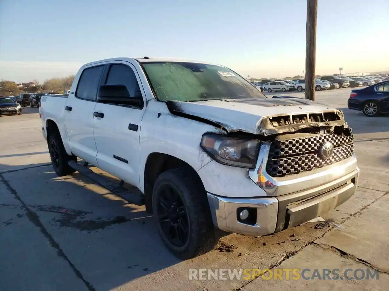 1 Photograph of a damaged car 5TFDW5F19KX840916 TOYOTA TUNDRA 2019