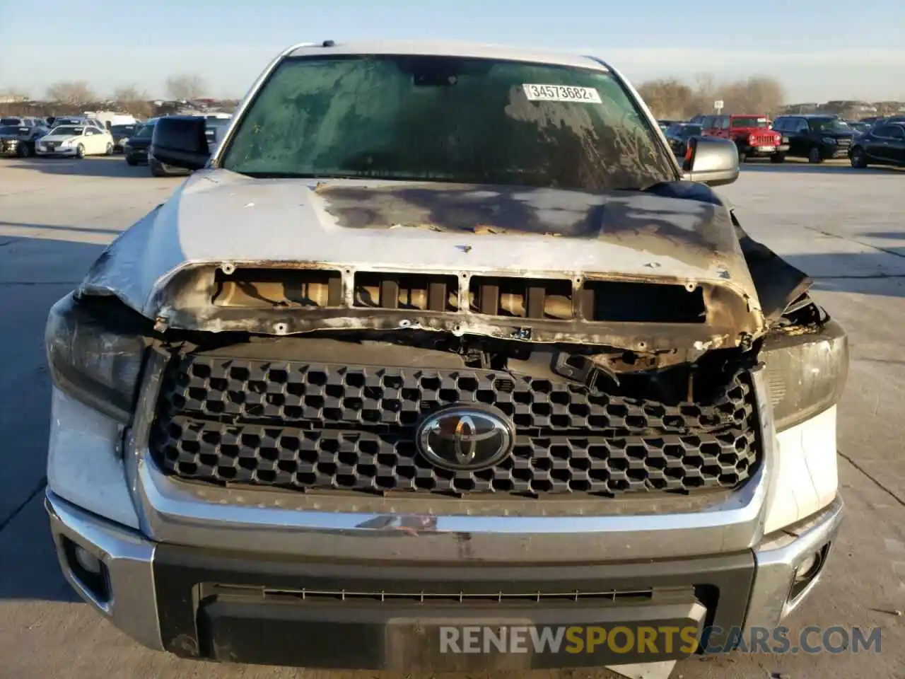 9 Photograph of a damaged car 5TFDW5F19KX840916 TOYOTA TUNDRA 2019