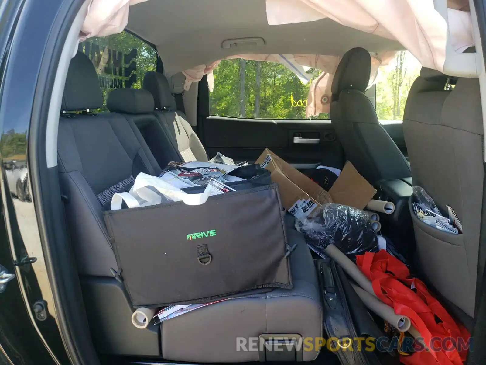 6 Photograph of a damaged car 5TFDW5F19KX849406 TOYOTA TUNDRA 2019