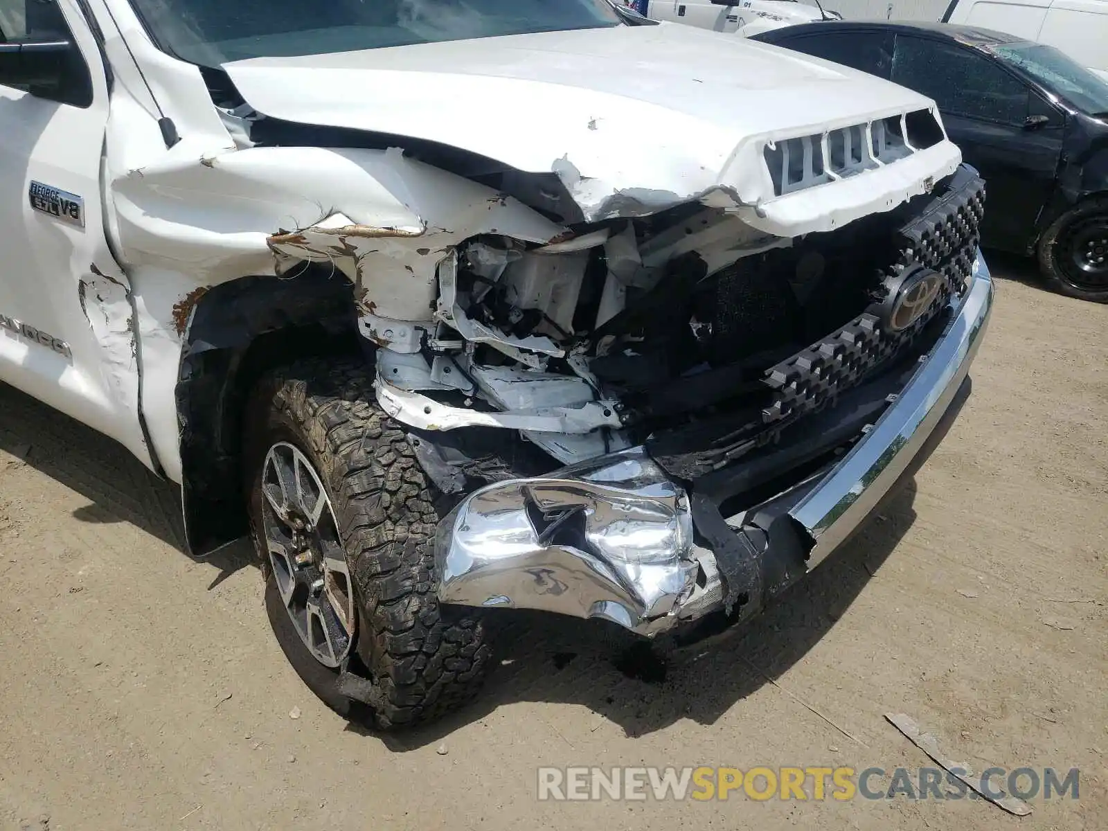 9 Photograph of a damaged car 5TFDW5F19KX858929 TOYOTA TUNDRA 2019