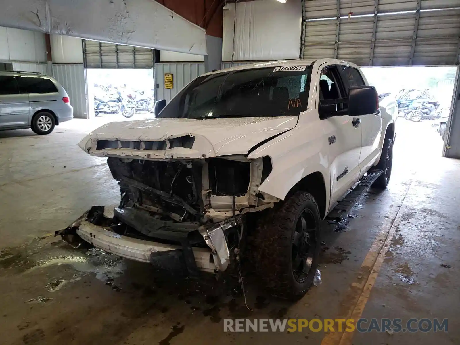 2 Photograph of a damaged car 5TFDW5F1XKX779902 TOYOTA TUNDRA 2019