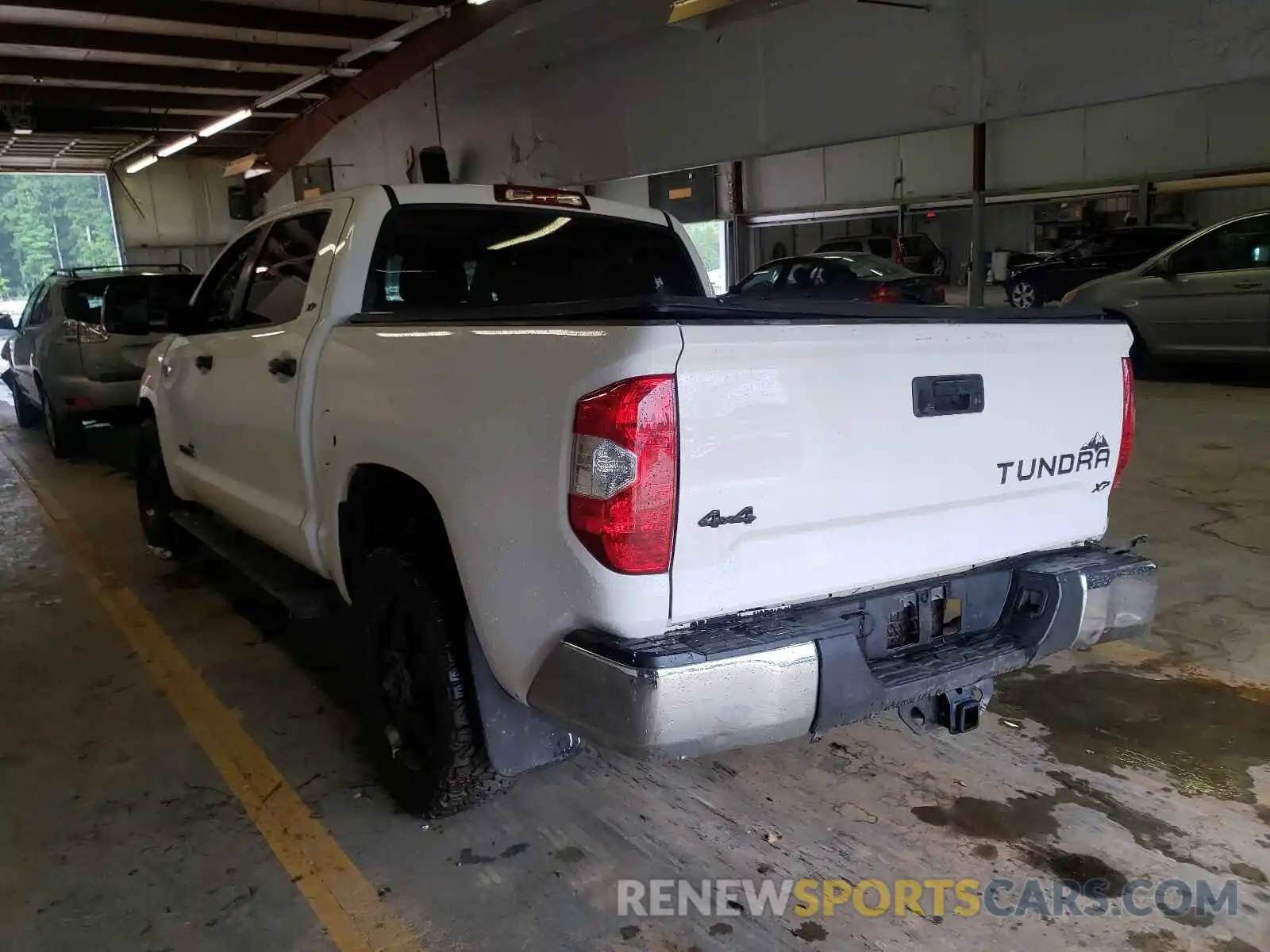 3 Photograph of a damaged car 5TFDW5F1XKX779902 TOYOTA TUNDRA 2019