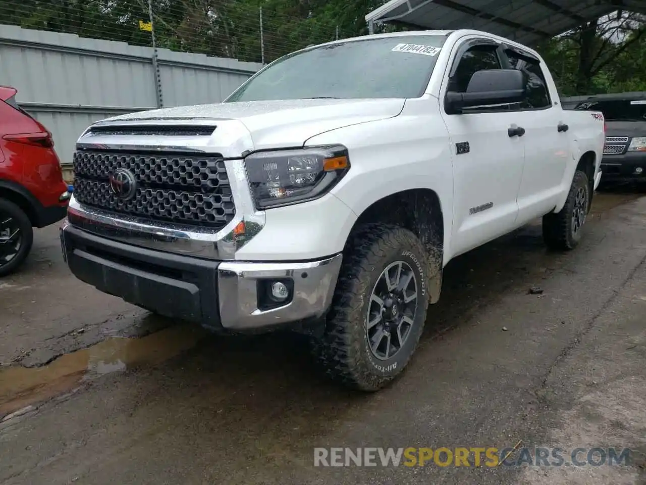 2 Photograph of a damaged car 5TFDW5F1XKX780208 TOYOTA TUNDRA 2019