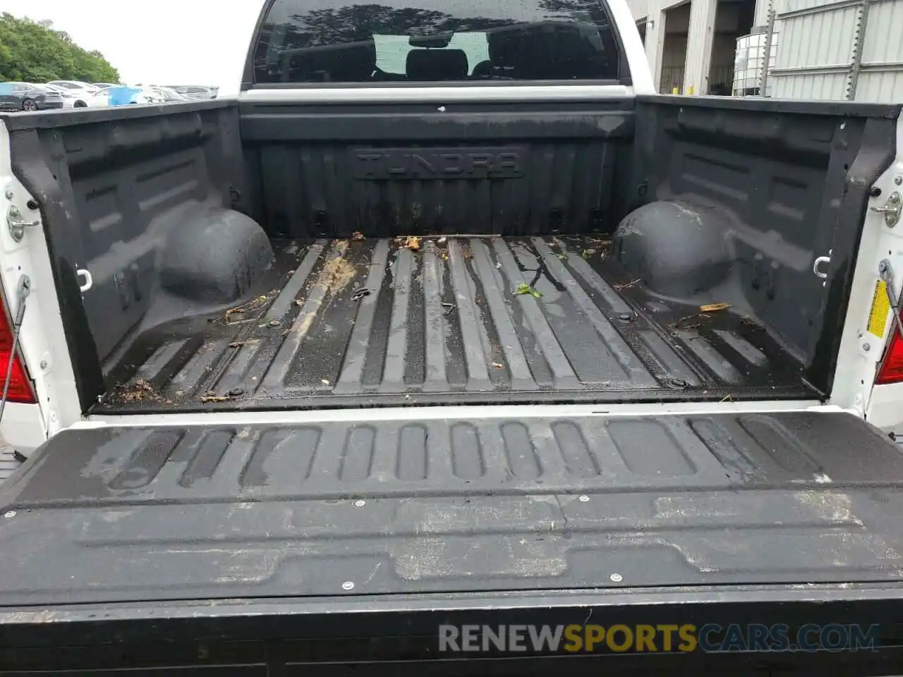 9 Photograph of a damaged car 5TFDW5F1XKX780208 TOYOTA TUNDRA 2019