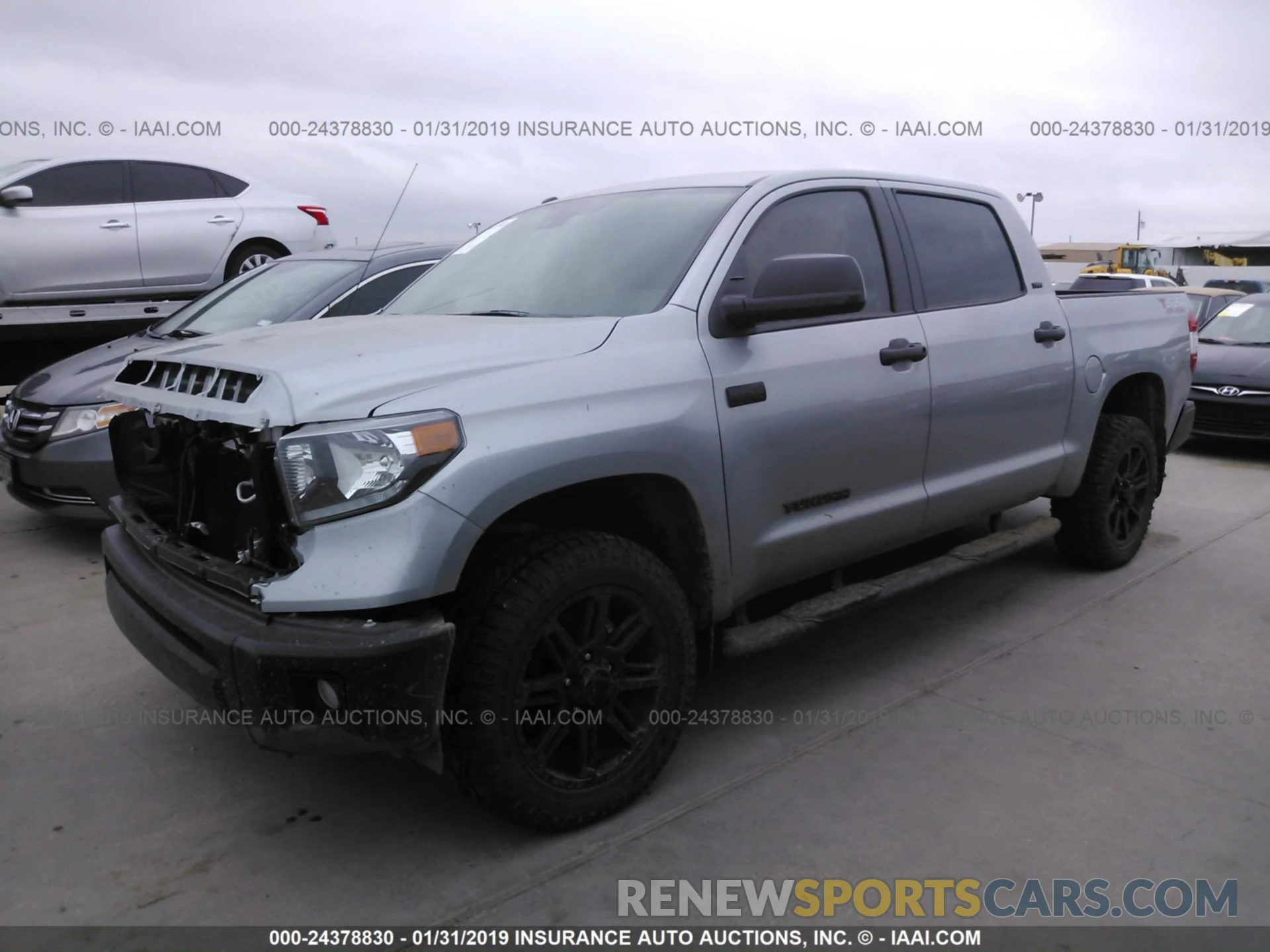 2 Photograph of a damaged car 5TFDW5F1XKX794643 TOYOTA TUNDRA 2019