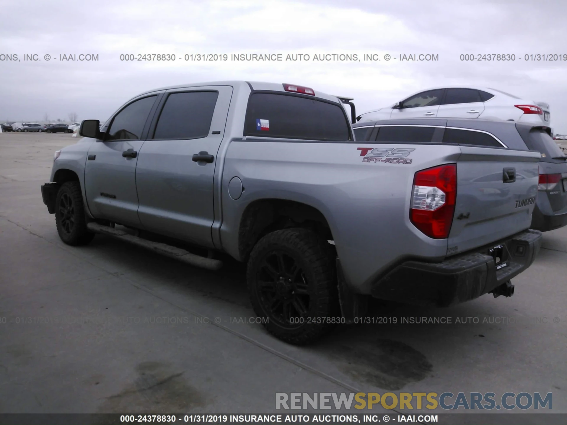 3 Фотография поврежденного автомобиля 5TFDW5F1XKX794643 TOYOTA TUNDRA 2019