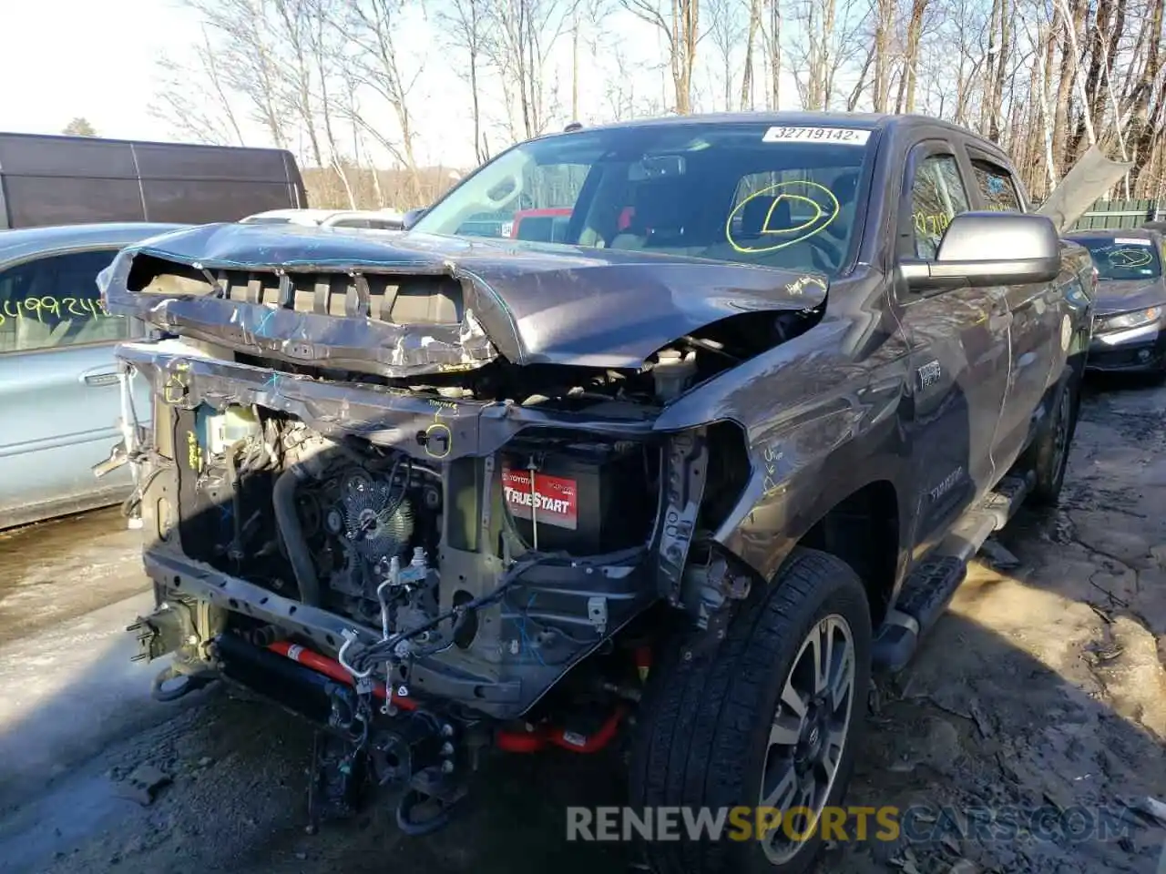 2 Photograph of a damaged car 5TFDW5F1XKX799986 TOYOTA TUNDRA 2019