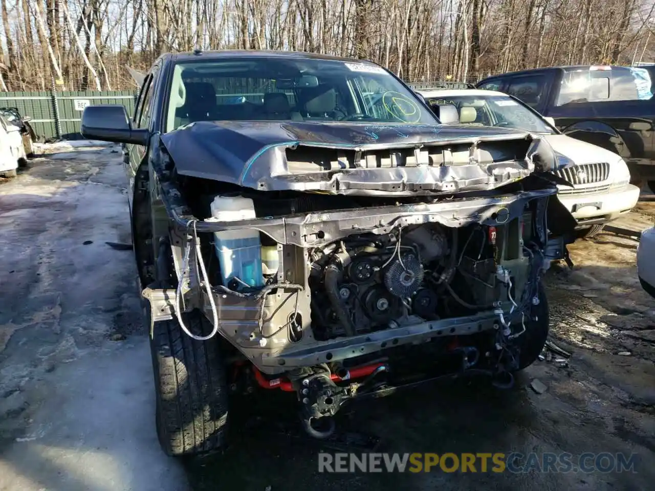 9 Photograph of a damaged car 5TFDW5F1XKX799986 TOYOTA TUNDRA 2019