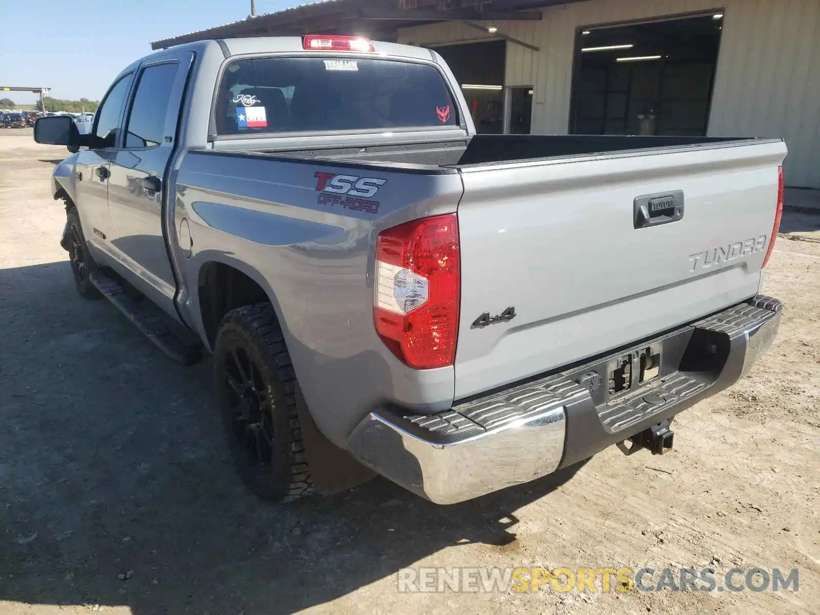 3 Photograph of a damaged car 5TFDW5F1XKX845297 TOYOTA TUNDRA 2019