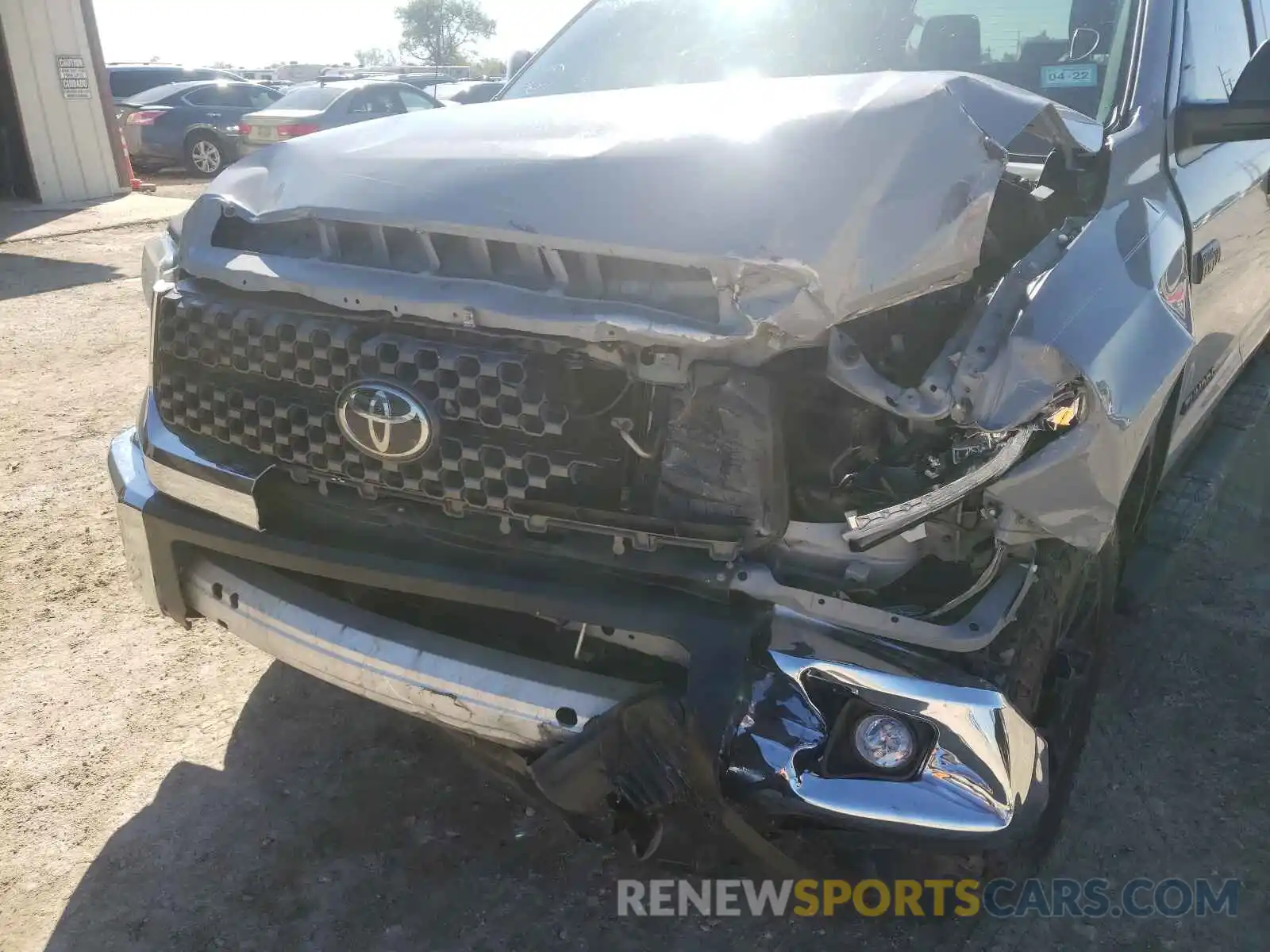 9 Photograph of a damaged car 5TFDW5F1XKX845297 TOYOTA TUNDRA 2019