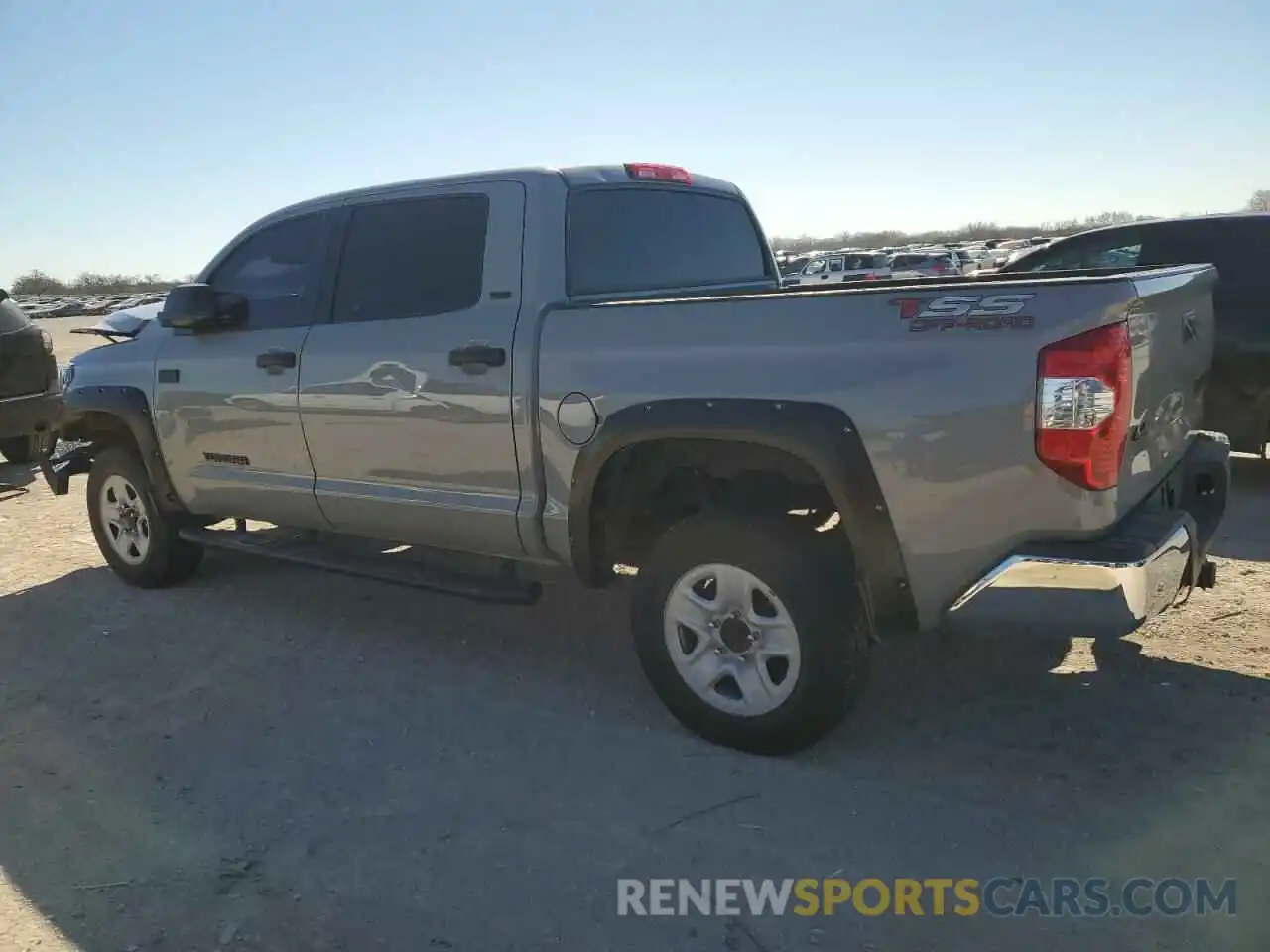 2 Photograph of a damaged car 5TFDW5F1XKX863850 TOYOTA TUNDRA 2019