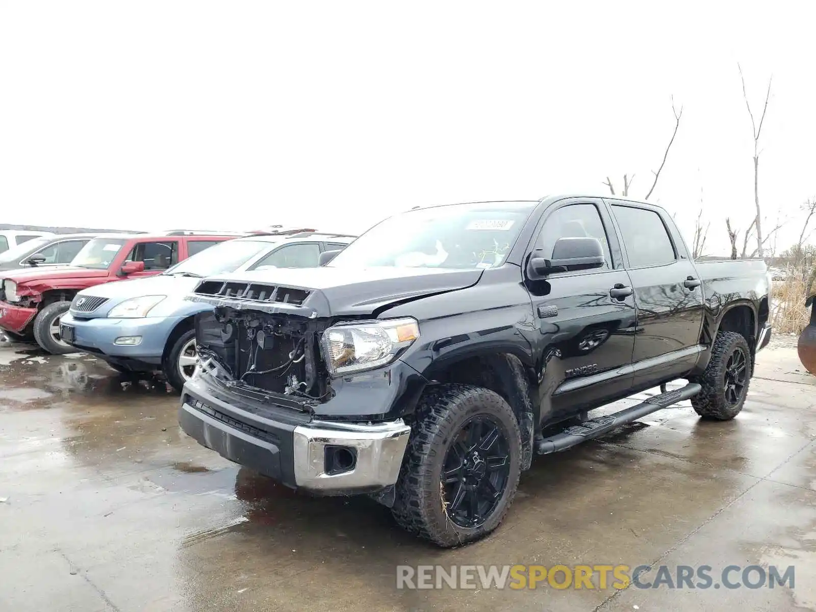 2 Photograph of a damaged car 5TFDW5F1XKX866473 TOYOTA TUNDRA 2019