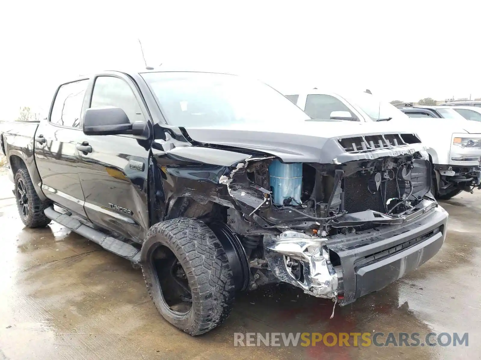 9 Photograph of a damaged car 5TFDW5F1XKX866473 TOYOTA TUNDRA 2019