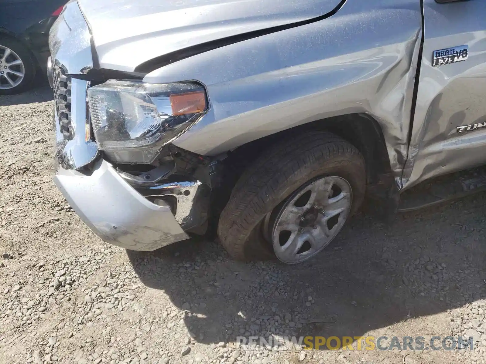 9 Photograph of a damaged car 5TFDY5F10KX808494 TOYOTA TUNDRA 2019