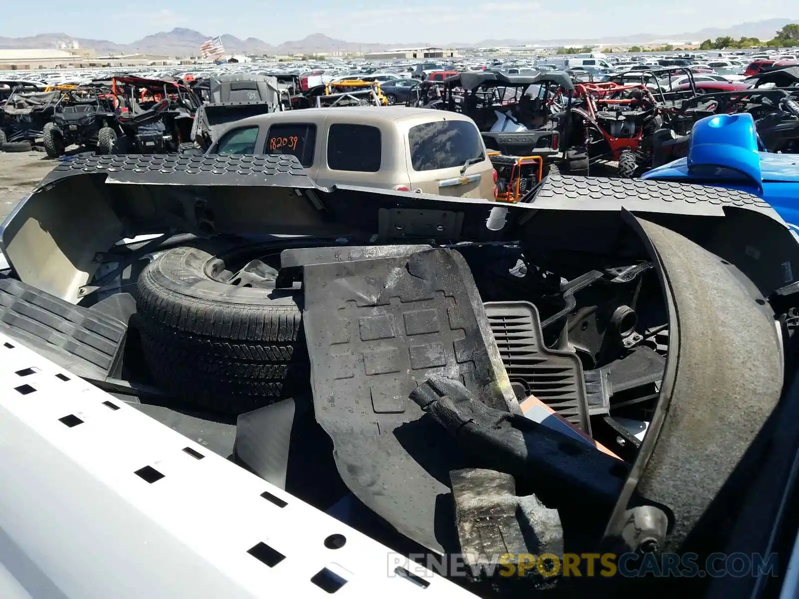 9 Photograph of a damaged car 5TFDY5F10KX820225 TOYOTA TUNDRA 2019