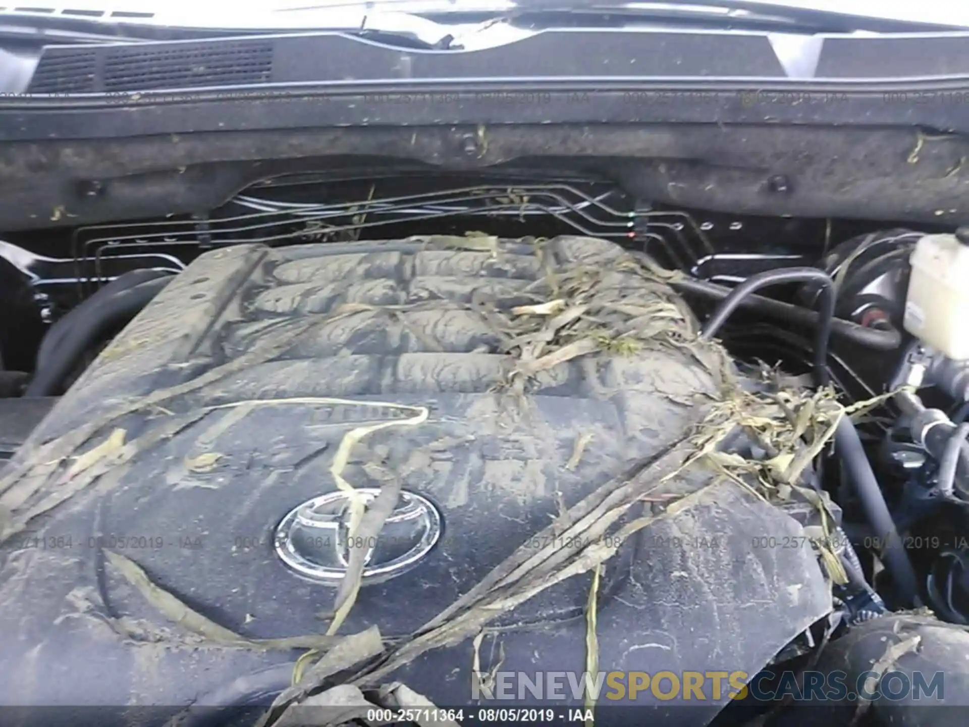 10 Photograph of a damaged car 5TFDY5F10KX839566 TOYOTA TUNDRA 2019