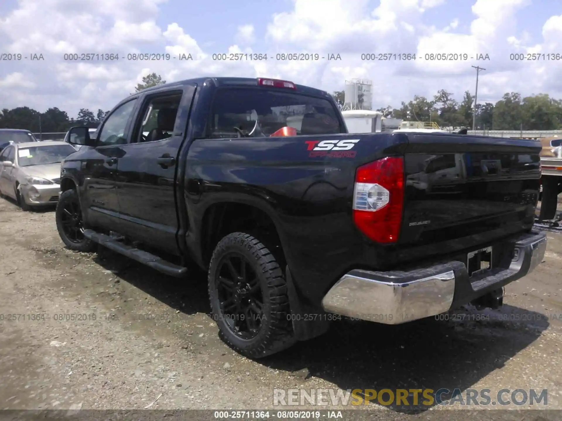 3 Photograph of a damaged car 5TFDY5F10KX839566 TOYOTA TUNDRA 2019