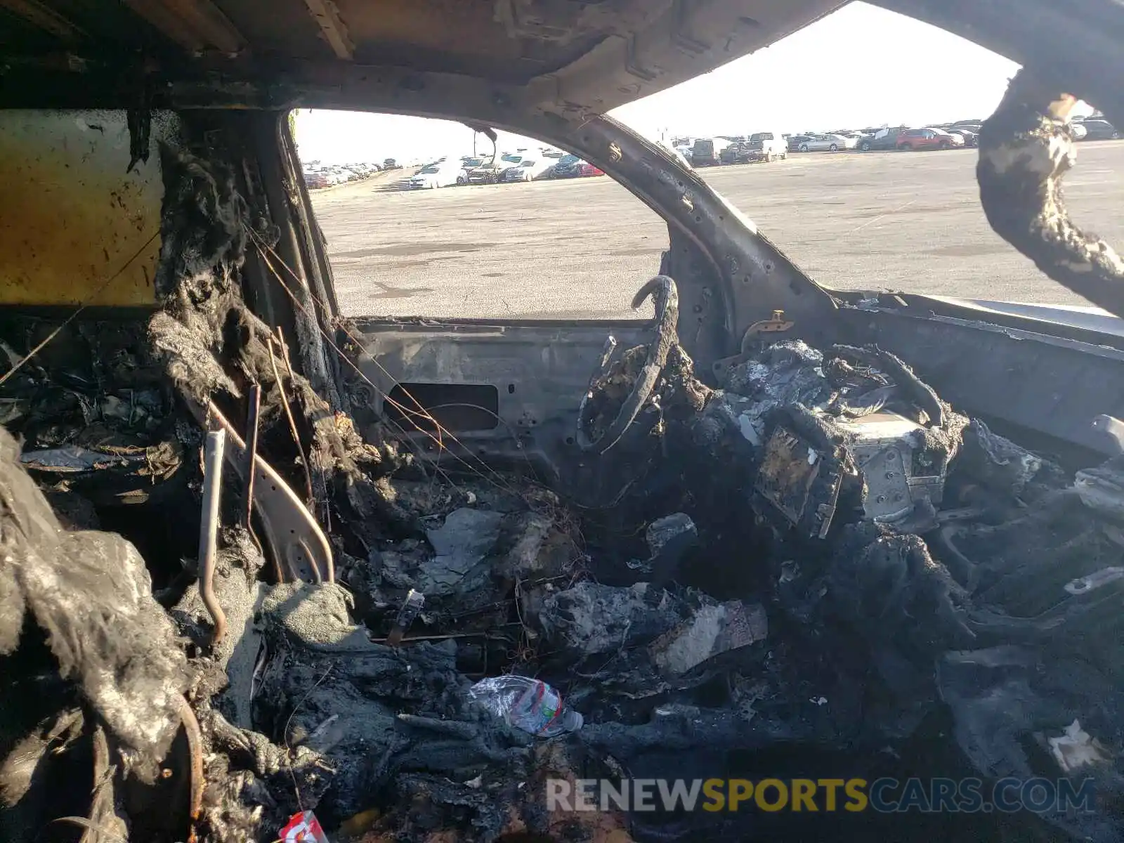 5 Photograph of a damaged car 5TFDY5F10KX848381 TOYOTA TUNDRA 2019