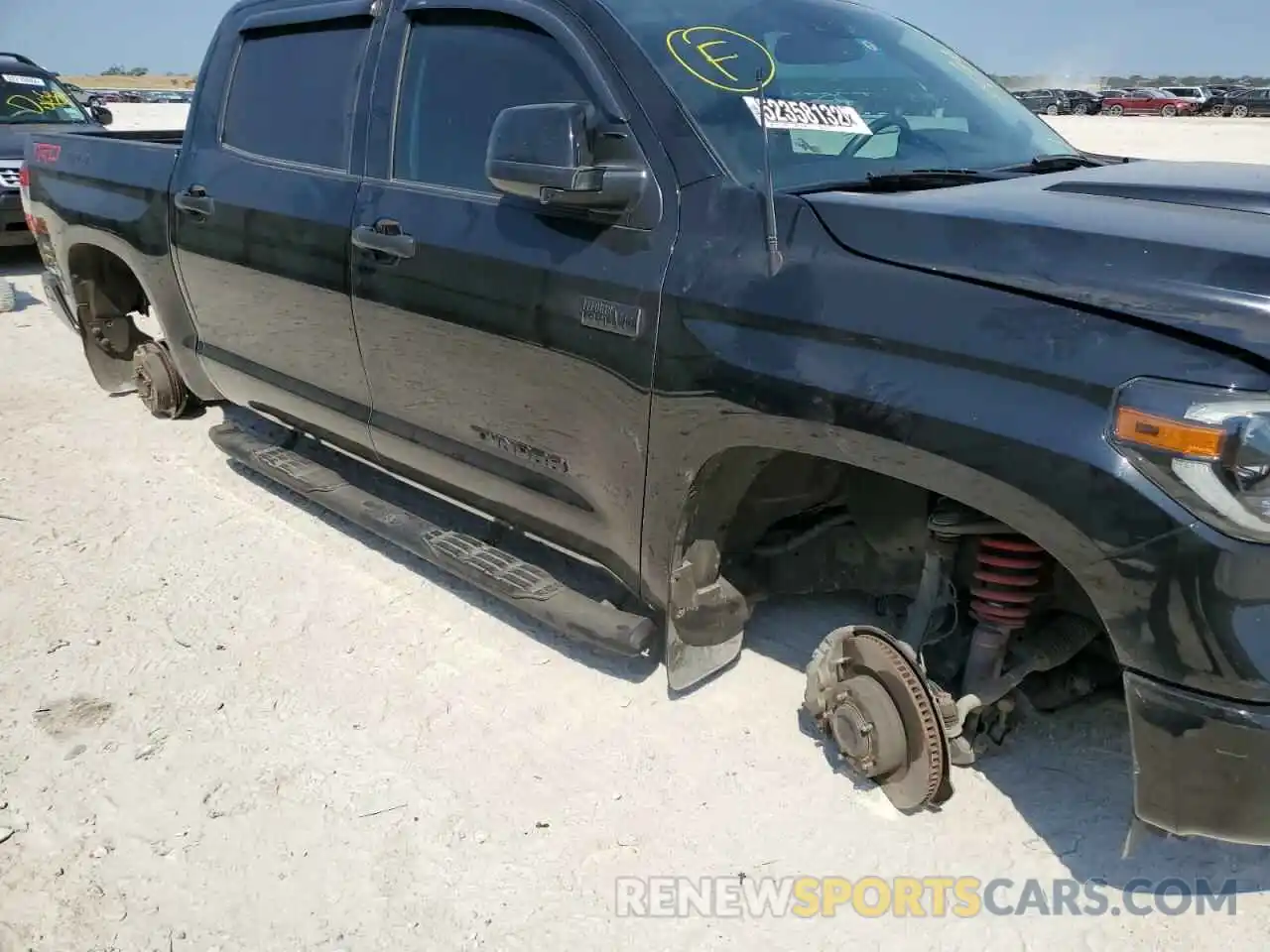 9 Photograph of a damaged car 5TFDY5F11KX840256 TOYOTA TUNDRA 2019