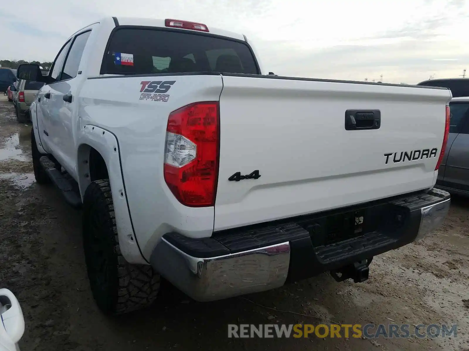 3 Photograph of a damaged car 5TFDY5F12KX782044 TOYOTA TUNDRA 2019