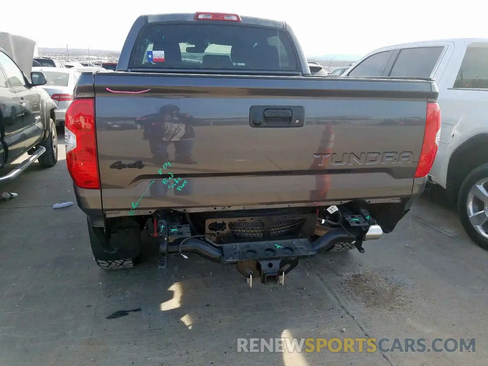 9 Photograph of a damaged car 5TFDY5F12KX825572 TOYOTA TUNDRA 2019