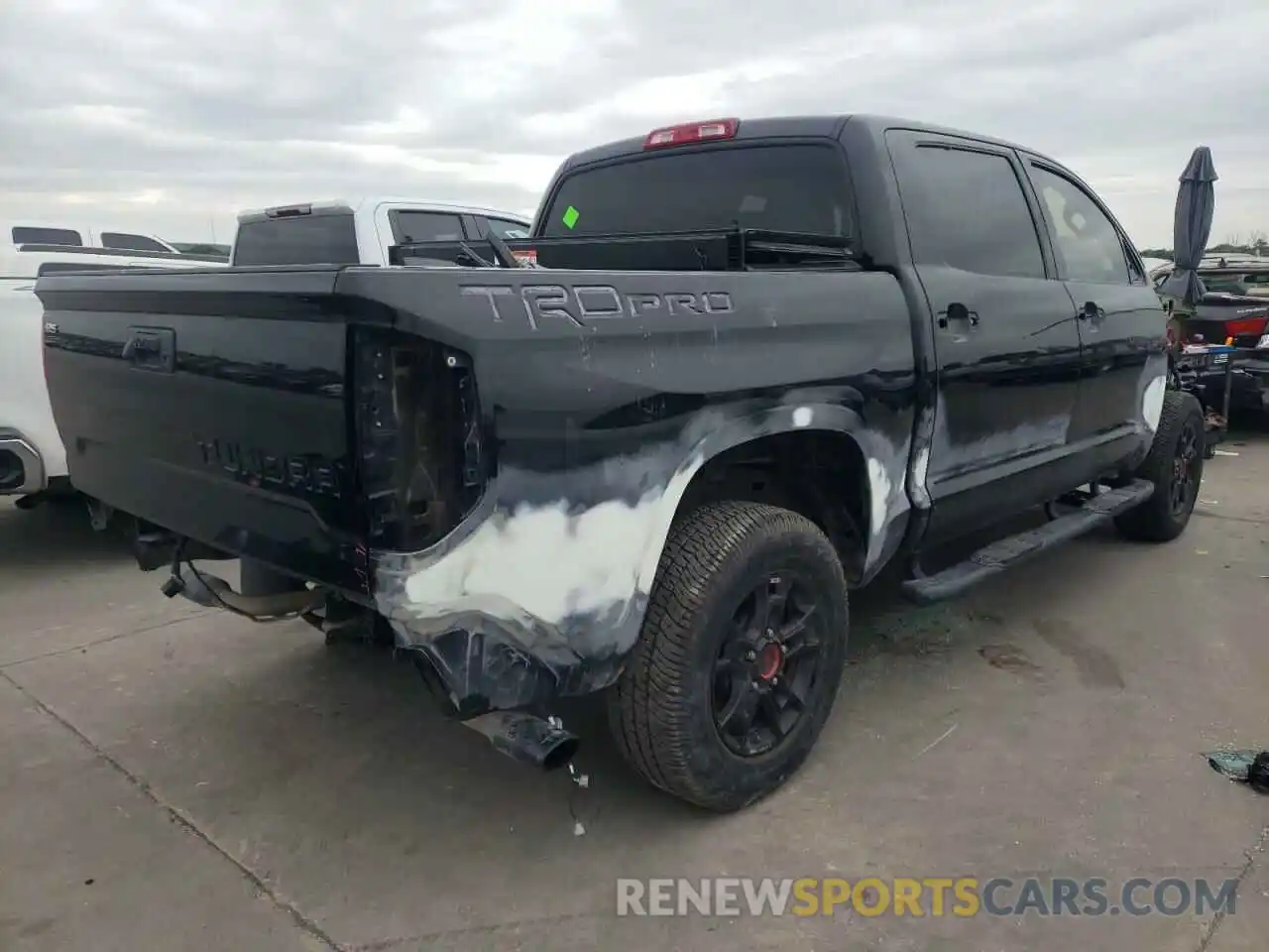 4 Photograph of a damaged car 5TFDY5F12KX843523 TOYOTA TUNDRA 2019