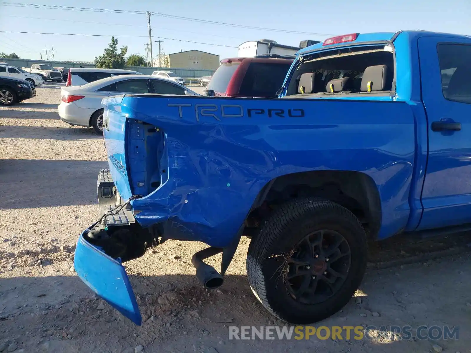 10 Photograph of a damaged car 5TFDY5F13KX794834 TOYOTA TUNDRA 2019