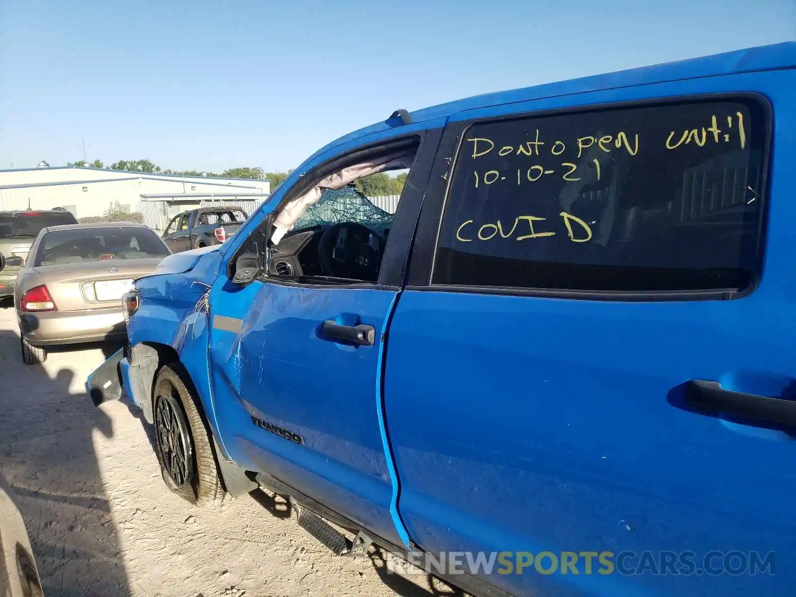 9 Photograph of a damaged car 5TFDY5F13KX794834 TOYOTA TUNDRA 2019