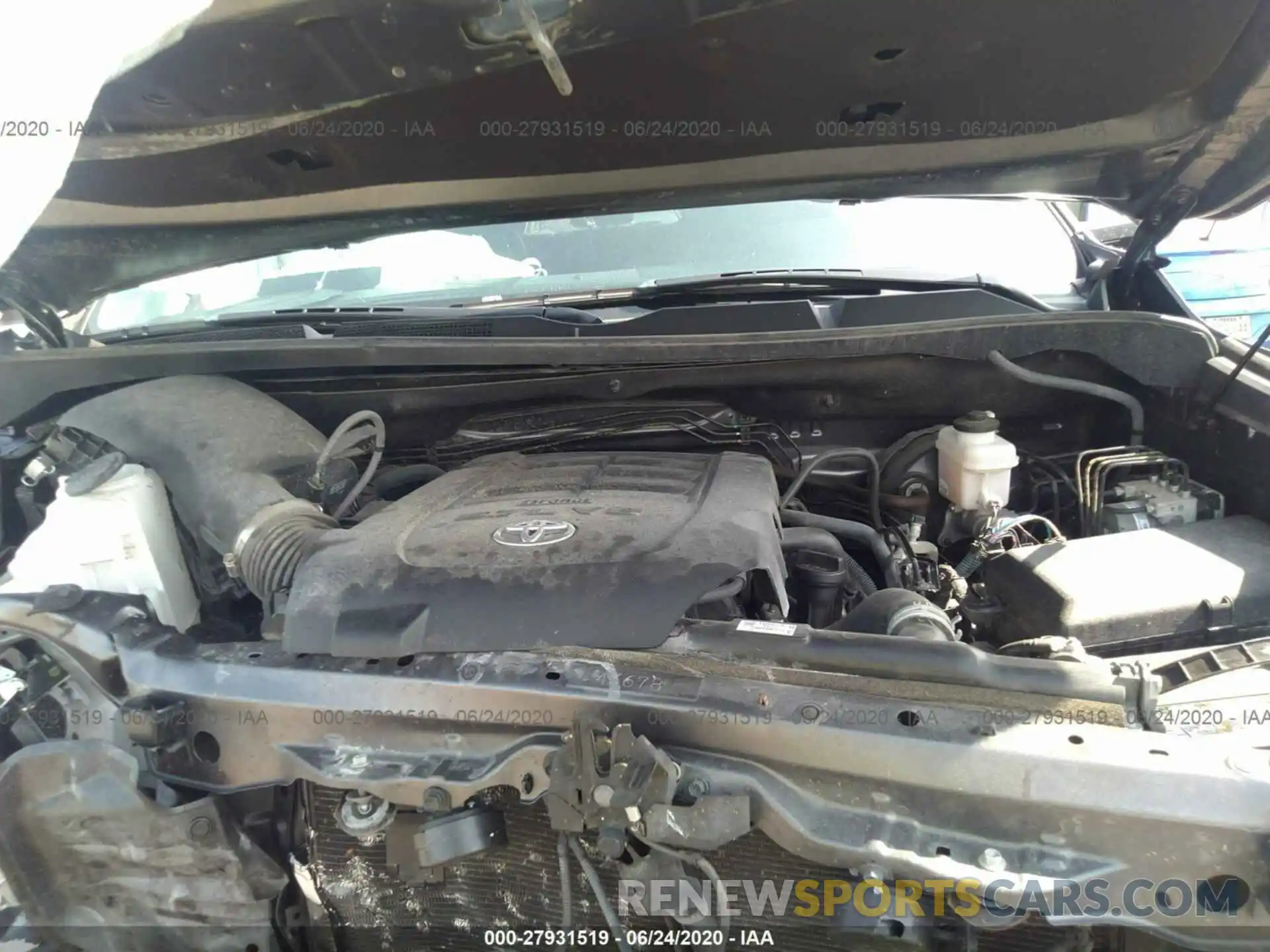 10 Photograph of a damaged car 5TFDY5F13KX795496 TOYOTA TUNDRA 2019