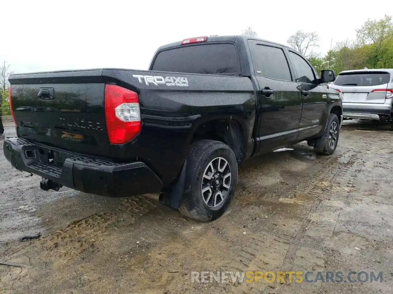 4 Photograph of a damaged car 5TFDY5F13KX801555 TOYOTA TUNDRA 2019