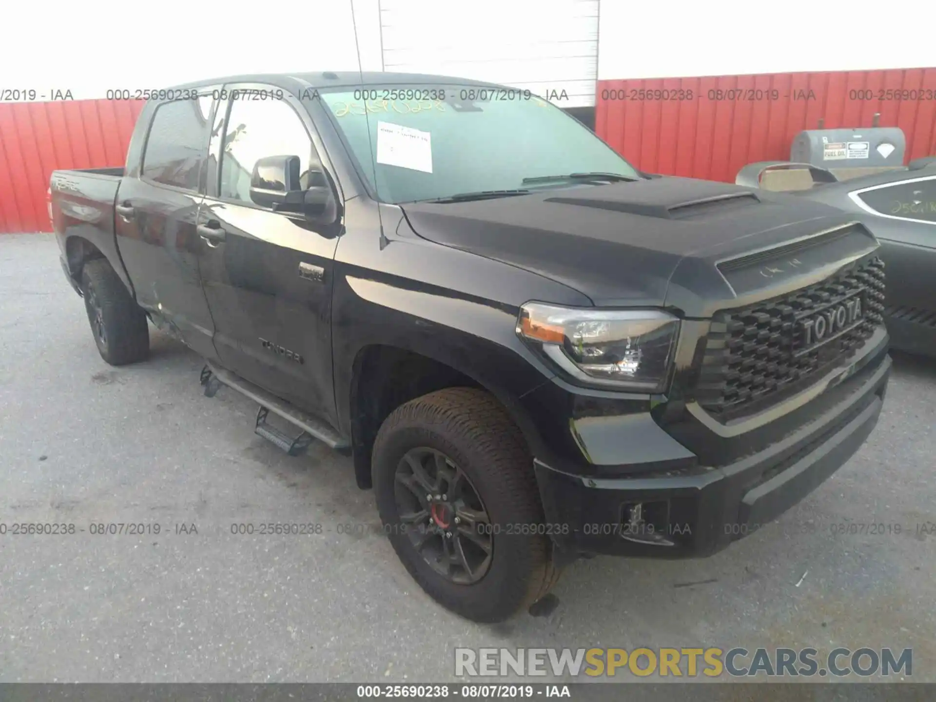 1 Photograph of a damaged car 5TFDY5F13KX811969 TOYOTA TUNDRA 2019