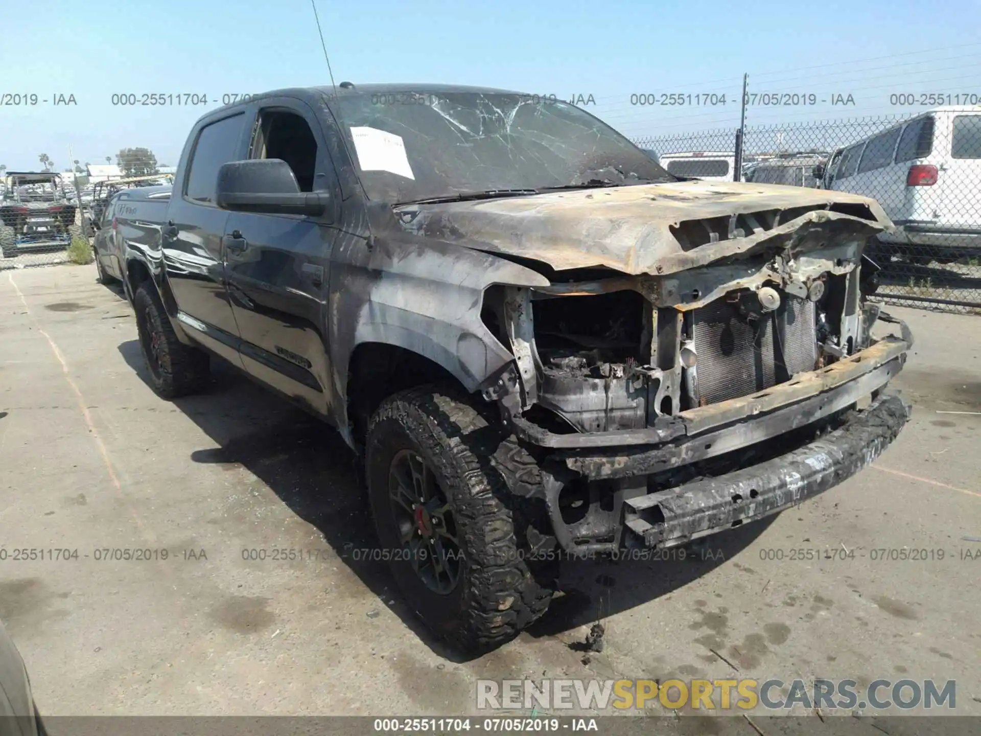 1 Photograph of a damaged car 5TFDY5F13KX821014 TOYOTA TUNDRA 2019