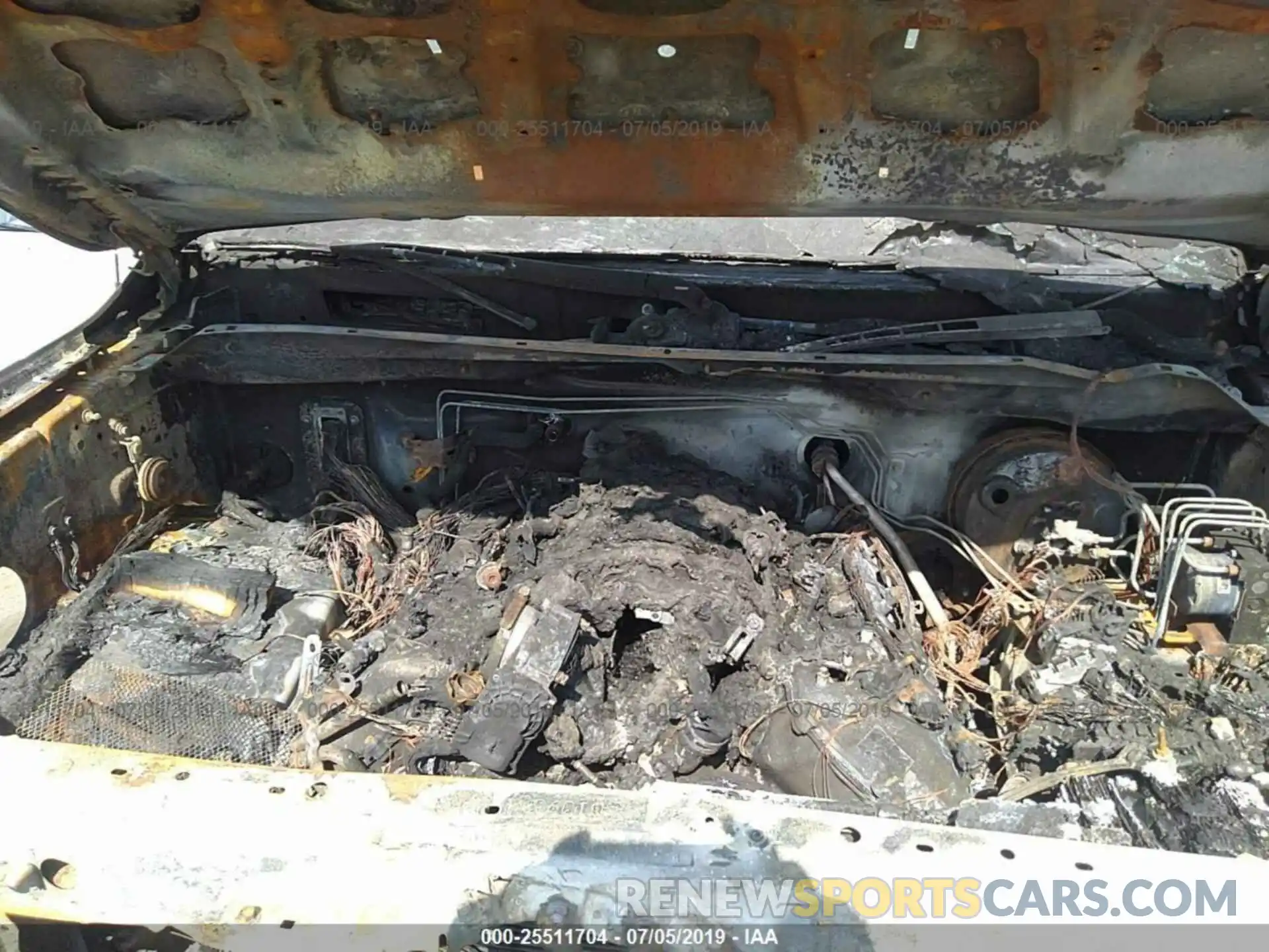 10 Photograph of a damaged car 5TFDY5F13KX821014 TOYOTA TUNDRA 2019